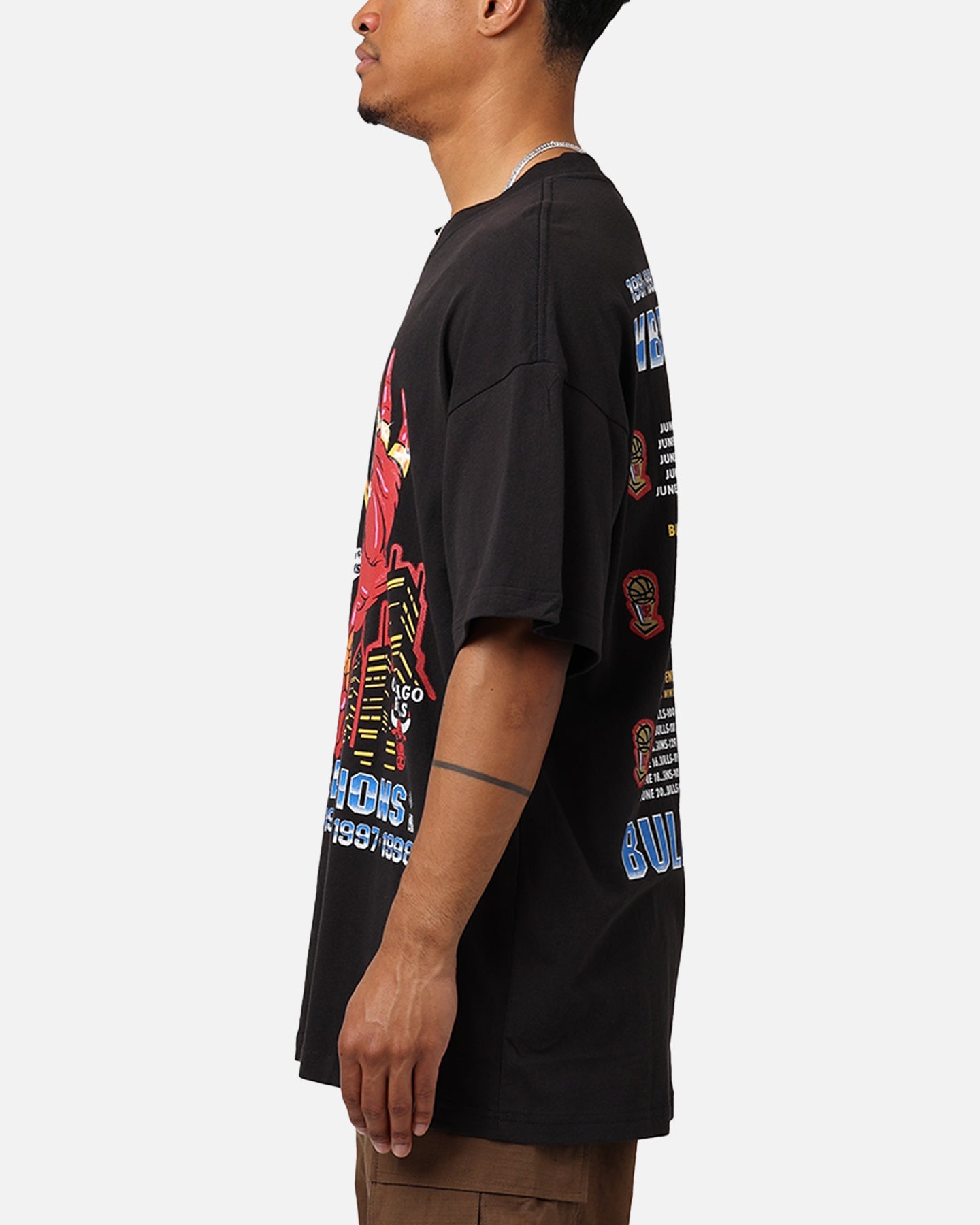 Mitchell & Ness Chicago Bulls Six Time T-Shirt Black