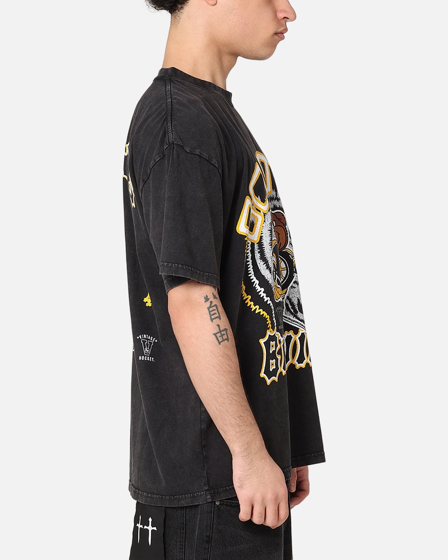 Culture Kings Boston Bruins Blades Heavy T-Shirt Black Acidwash