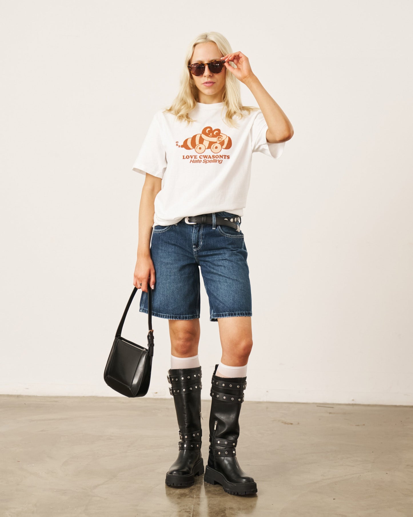 Other Side Store 'Love Cwasonts' Tee - White