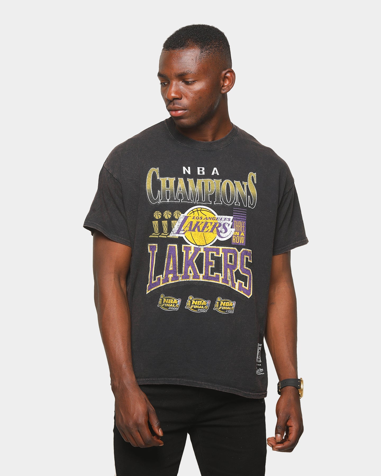 Mitchell & Ness Lakers Vintage Champs Short-Sleeve T-Shirt Black