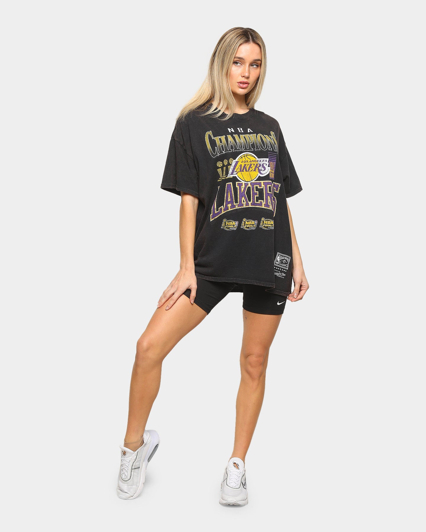 Mitchell & Ness Lakers Vintage Champs Short-Sleeve T-Shirt Black Style001