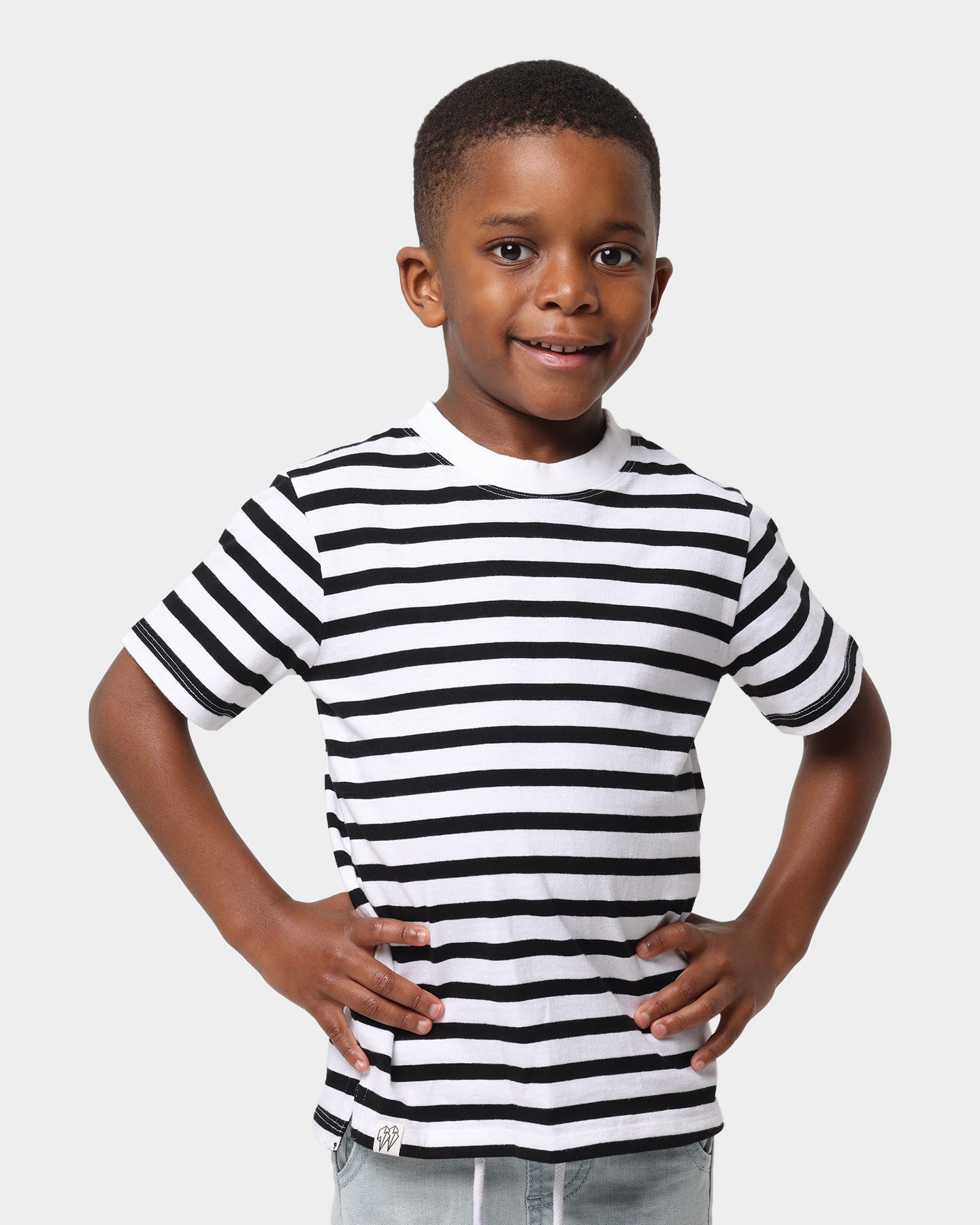 EN ES Kid's Directional T-Shirt Black/White Stripe