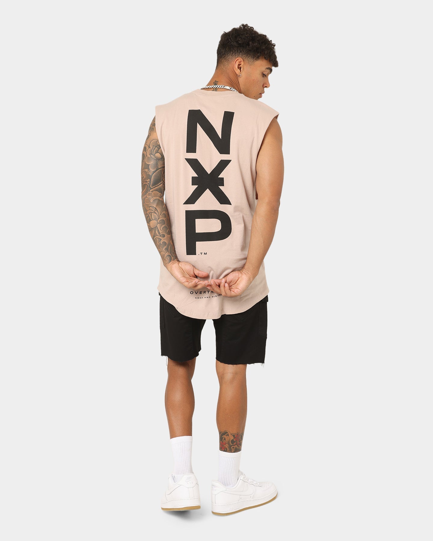Nena and Pasadena Overthrown Scoop Back Muscle T-shirt Pigment Mushroom