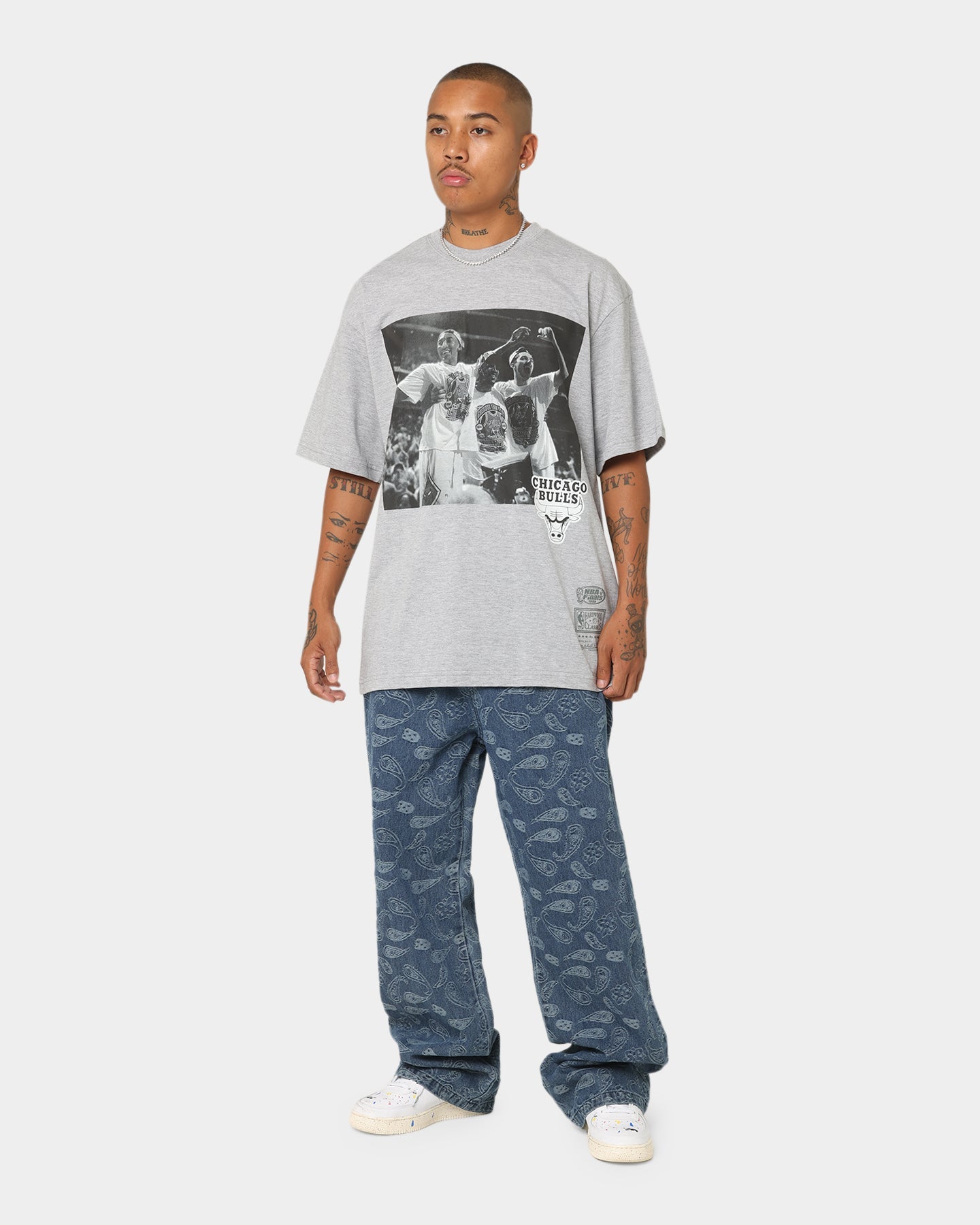 Mitchell & Ness Chicago Bulls Rodman Basketball Photo T-Shirt Grey Marle