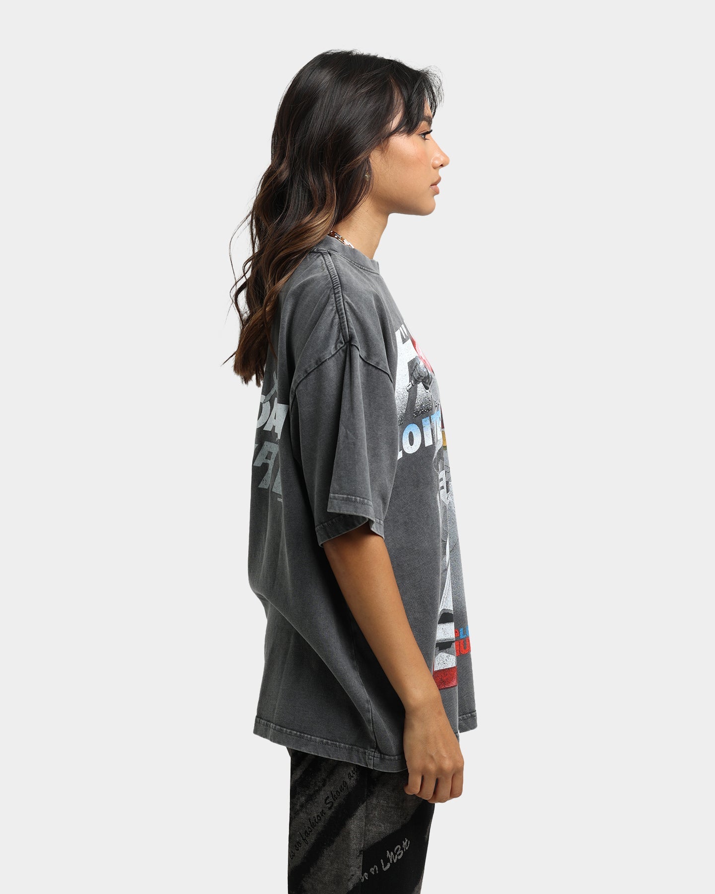 Loiter X Gundam Mecha Vintage T-Shirt Charcoal Style001