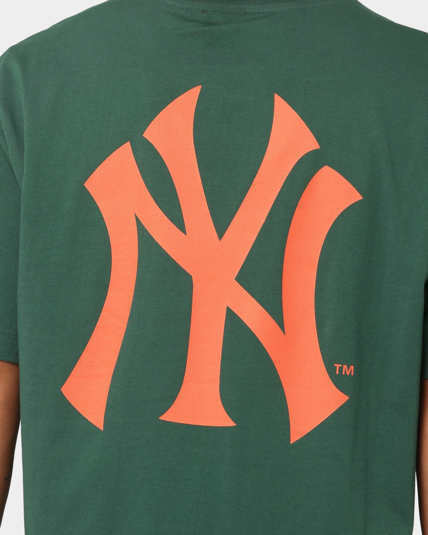 Majestic Athletic New York Yankees Jeaner Short Sleeve T-Shirt Dark Cinder