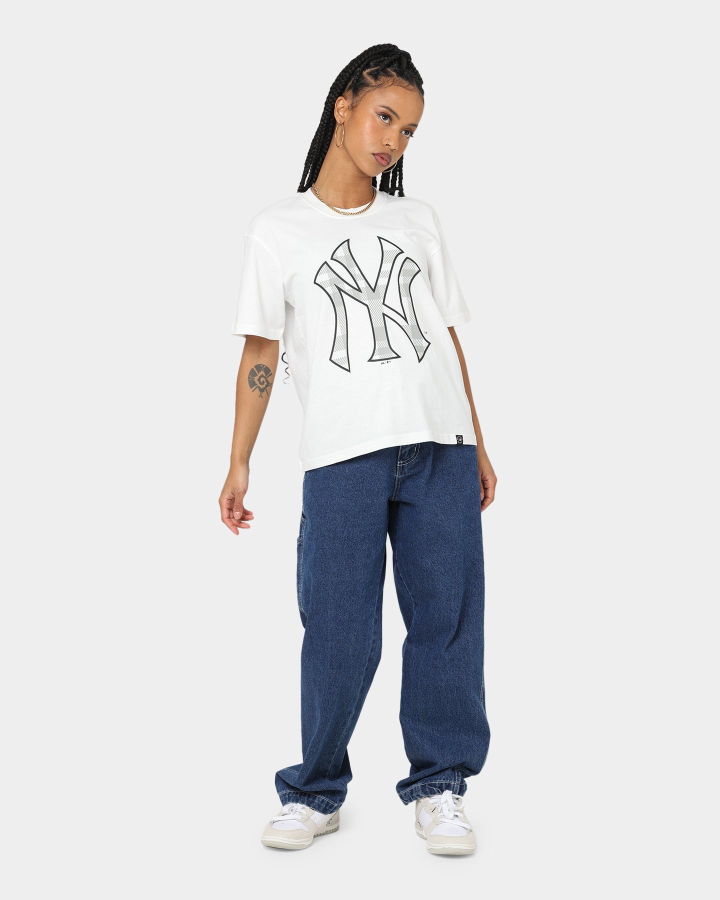 Majestic Athletic Women's New York Yankees Check Logo Boxy T-Shirt Optic White