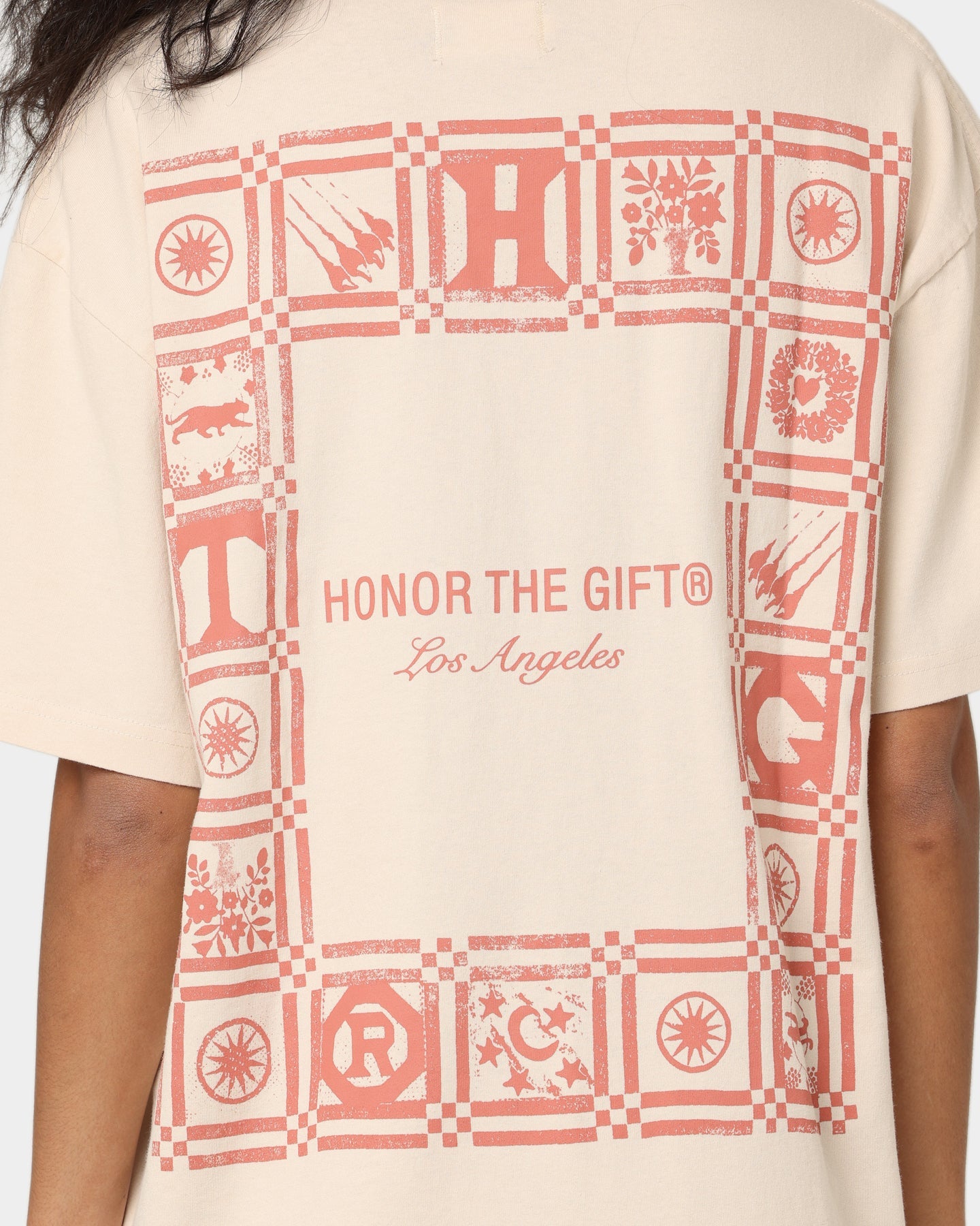 Honor The Gift Quilt Short Sleeve T-Shirt Cream Style001