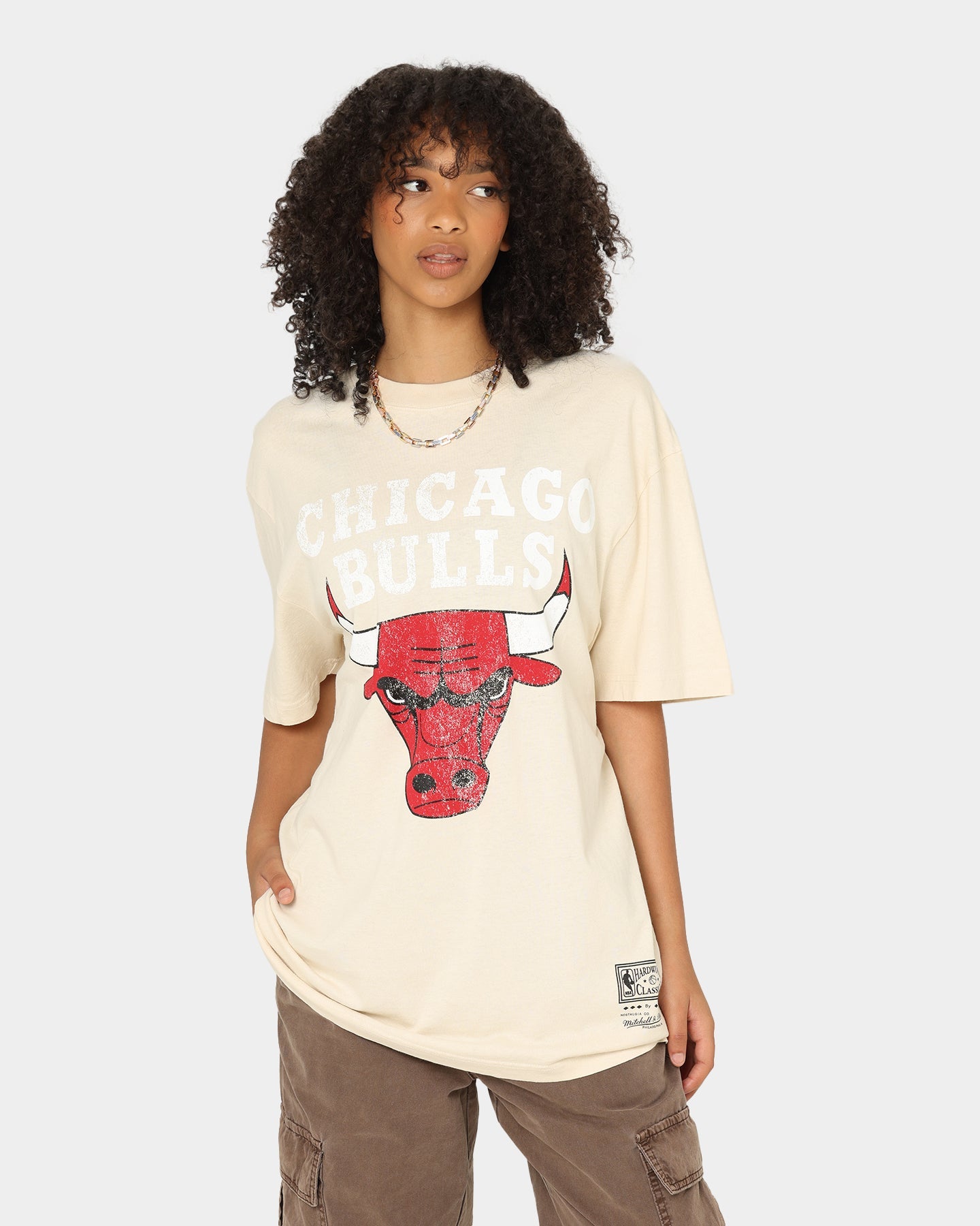 Mitchell & Ness Chicago Bulls Oversized Logo T-Shirt Sand Style001
