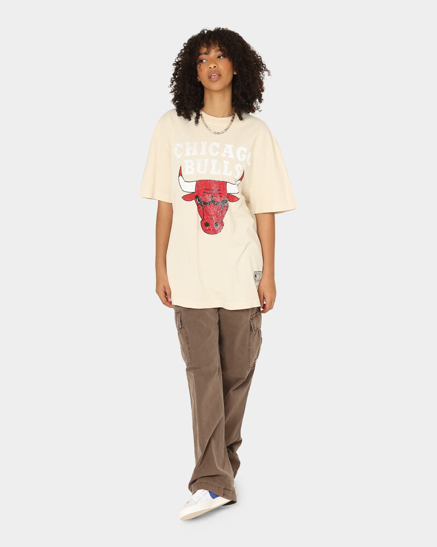 Mitchell & Ness Chicago Bulls Oversized Logo T-Shirt Sand Style001