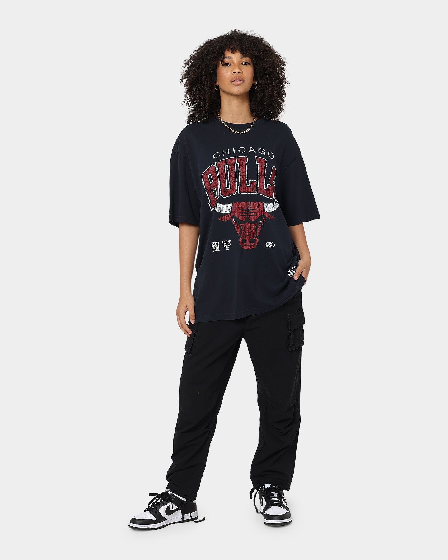 Mitchell & Ness Women's Chicago Bulls XL Arch Vintage T-Shirt Faded Black