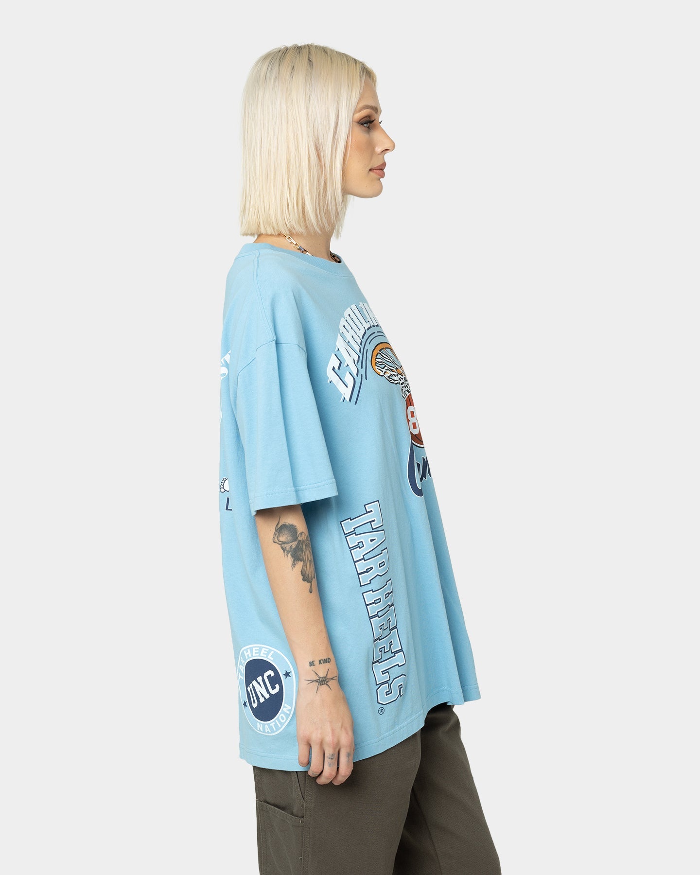 Mitchell & Ness UNC Tar Heels Simply The Best T-Shirt UNC Blue Style001