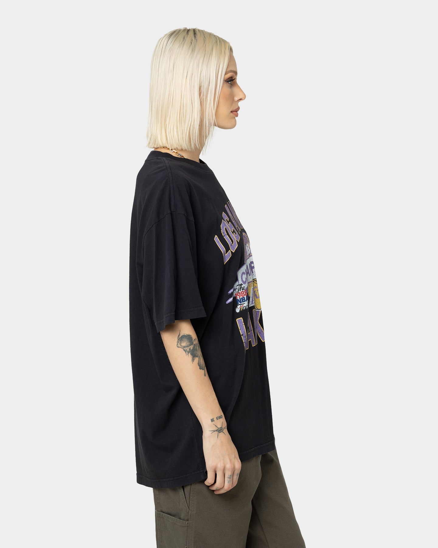 Mitchell & Ness Los Angeles Lakers Team History Vintage T-Shirt Faded Black Style001