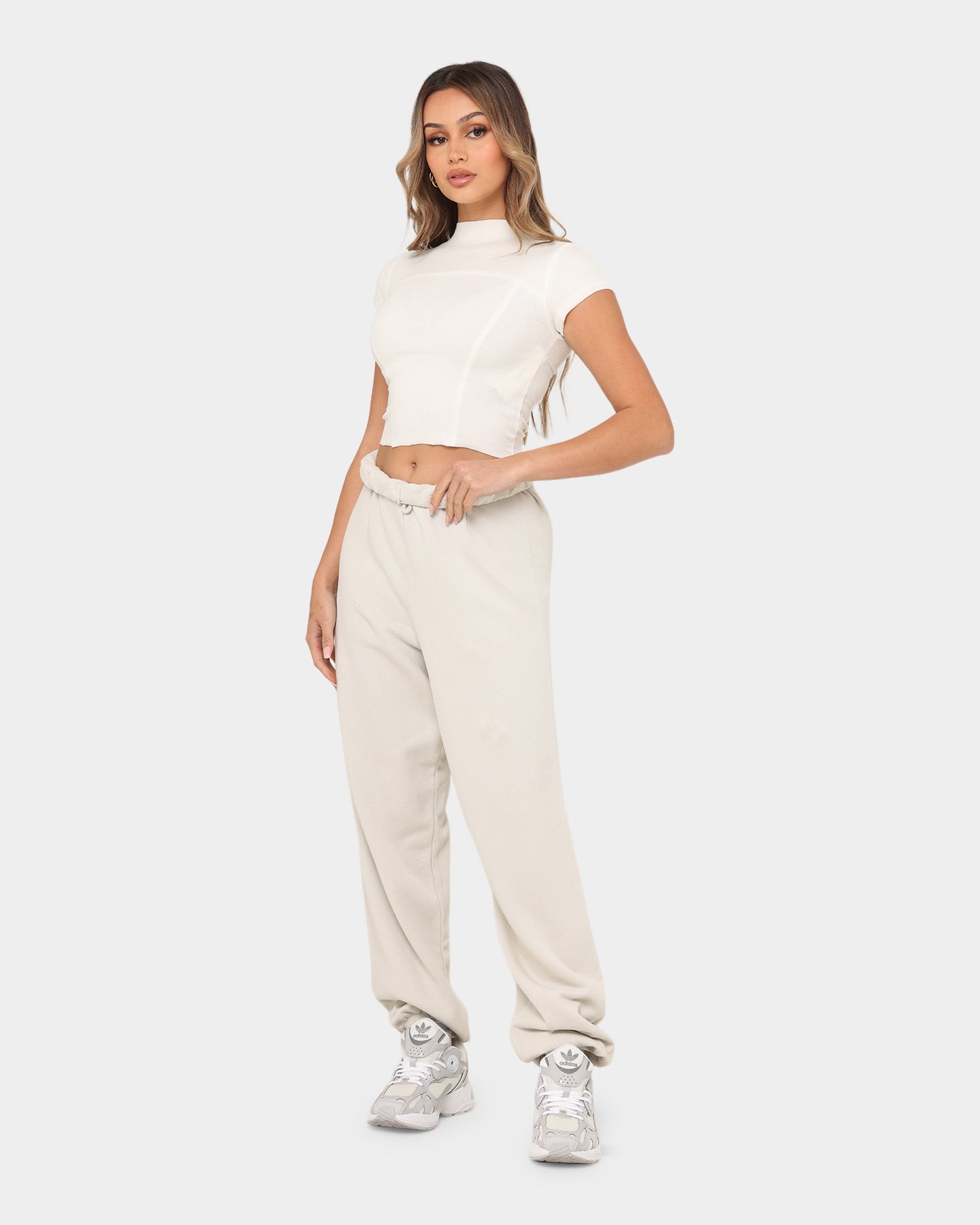 Joah Brown Women's Contrast Stitch Crop T-Shirt Bone