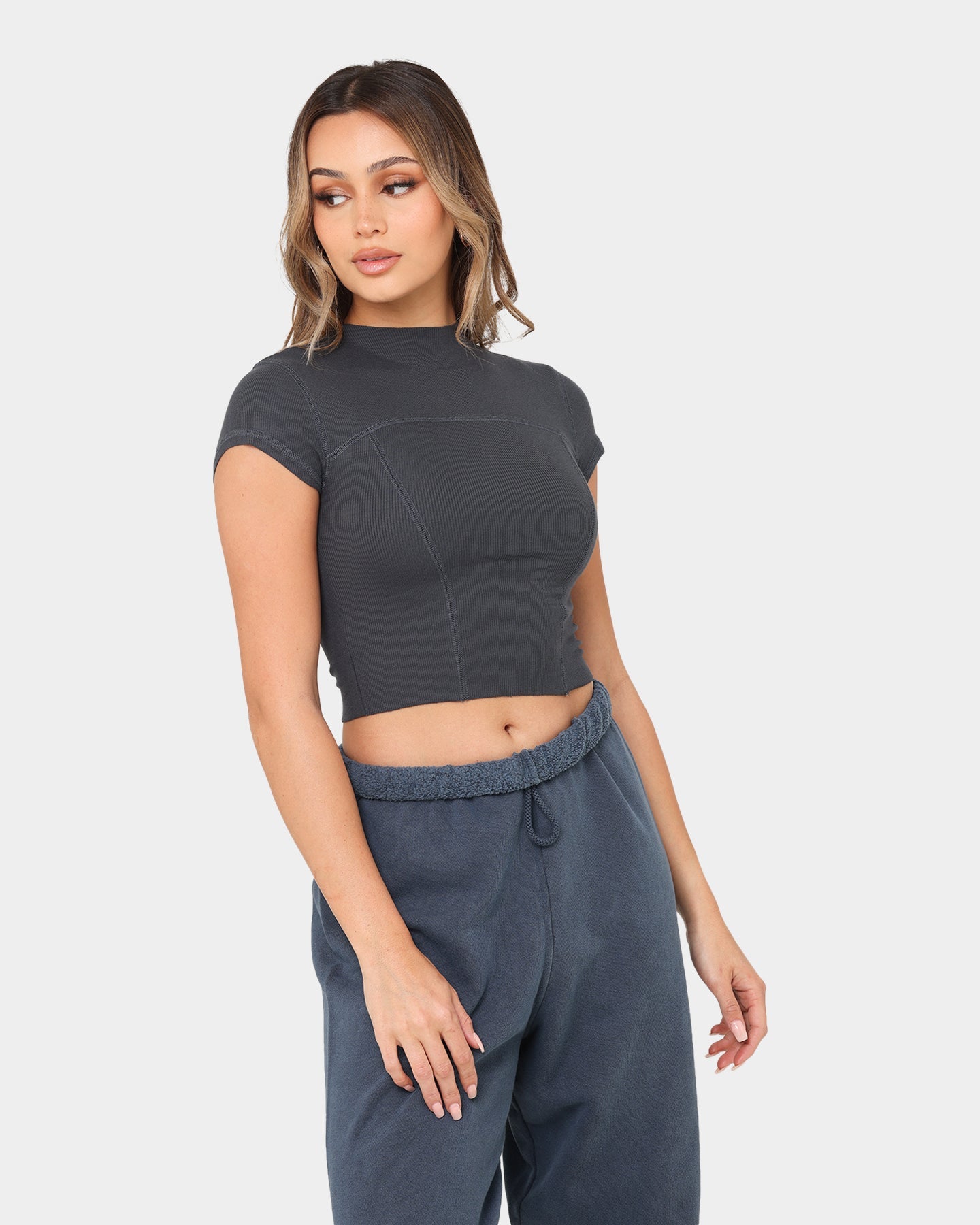 Joah Brown Women's Contrast Stitch Crop T-Shirt Vintage Navy