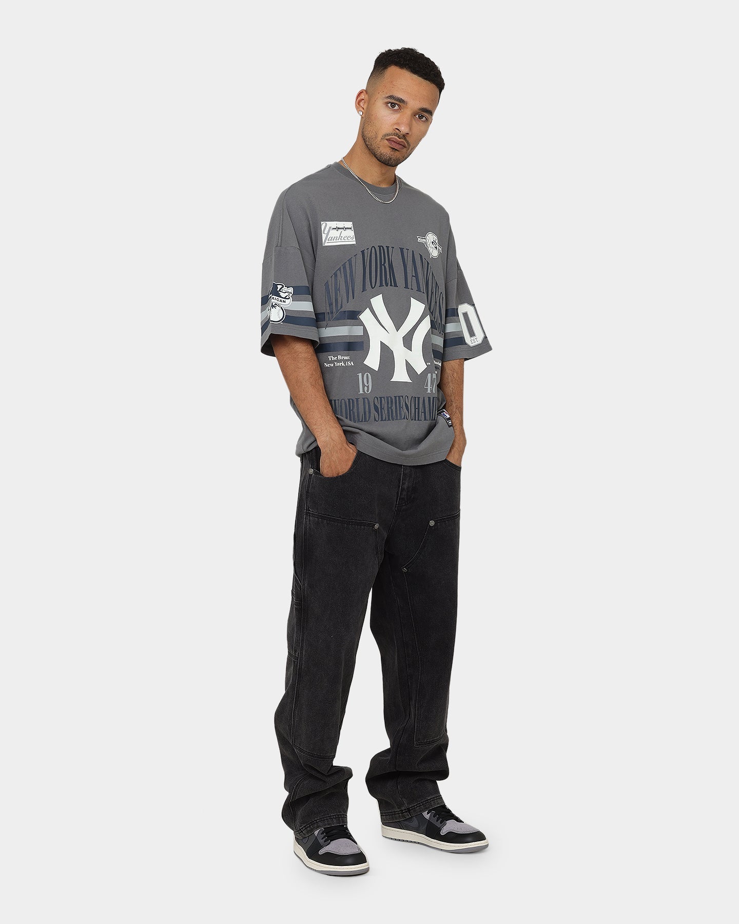 Majestic Athletic New York Yankees Champion Arch Stripe Oversized T-Shirt Gunmetal Grey