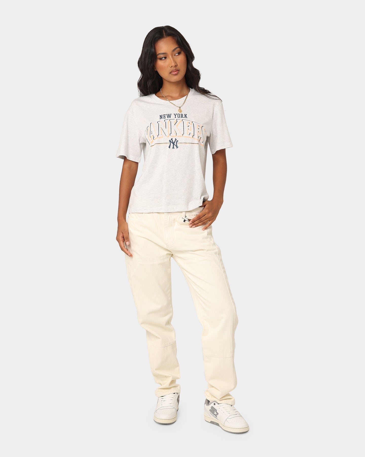 Majestic Athletic Women's New York Yankees Boxy T-Shirt Vintage White Marle