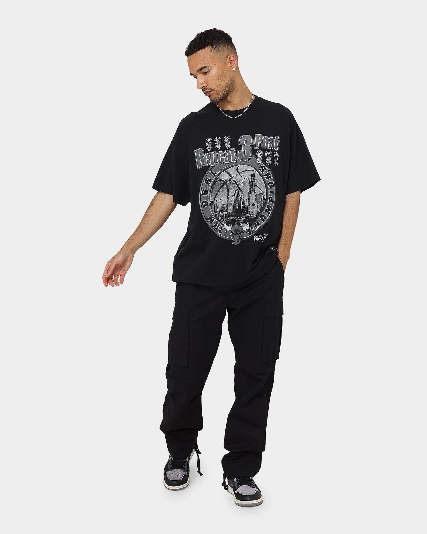 Mitchell & Ness Chicago Bulls Repeat 3-Peat T-Shirt Faded Black
