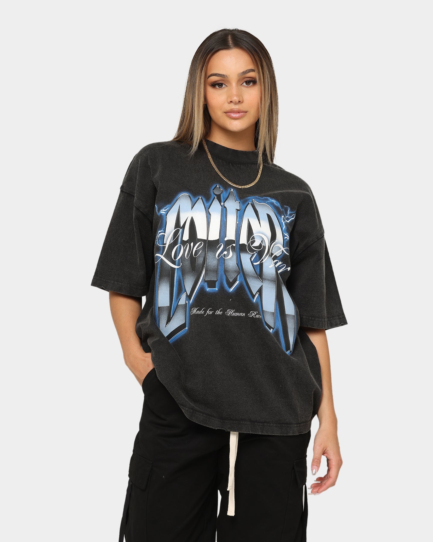 Loiter Love Is War Vintage T-Shirt Vintage Black Style001