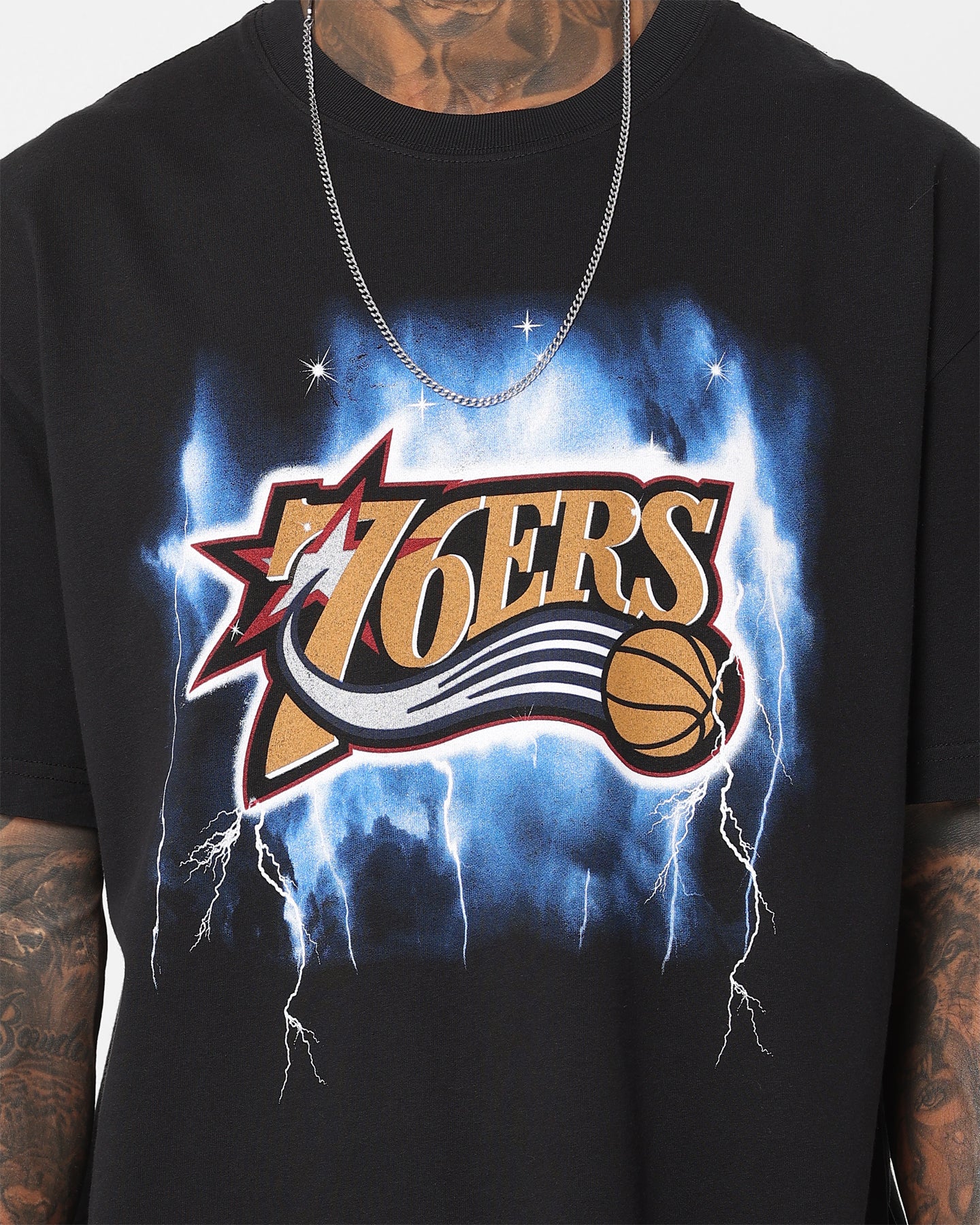 Mitchell & Ness Philadelphia 76ers Logo Lightning T-Shirt Black