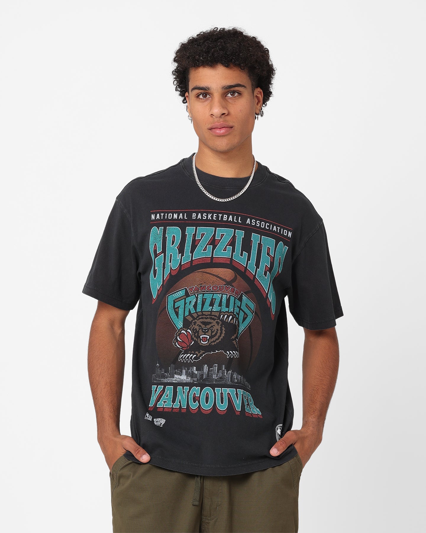 Mitchell & Ness Vancouver Grizzlies Skyline T-Shirt Faded Black