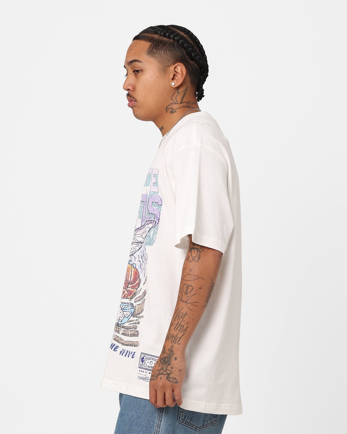 Mitchell & Ness Charlotte Hornets Alive In The Hive T-Shirt Vintage White
