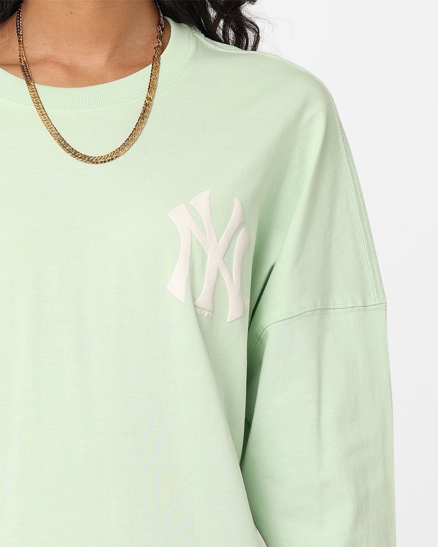 Majestic Athletic Women's New York Yankees Oversized Hiri Long Sleeve T-Shirt Mint