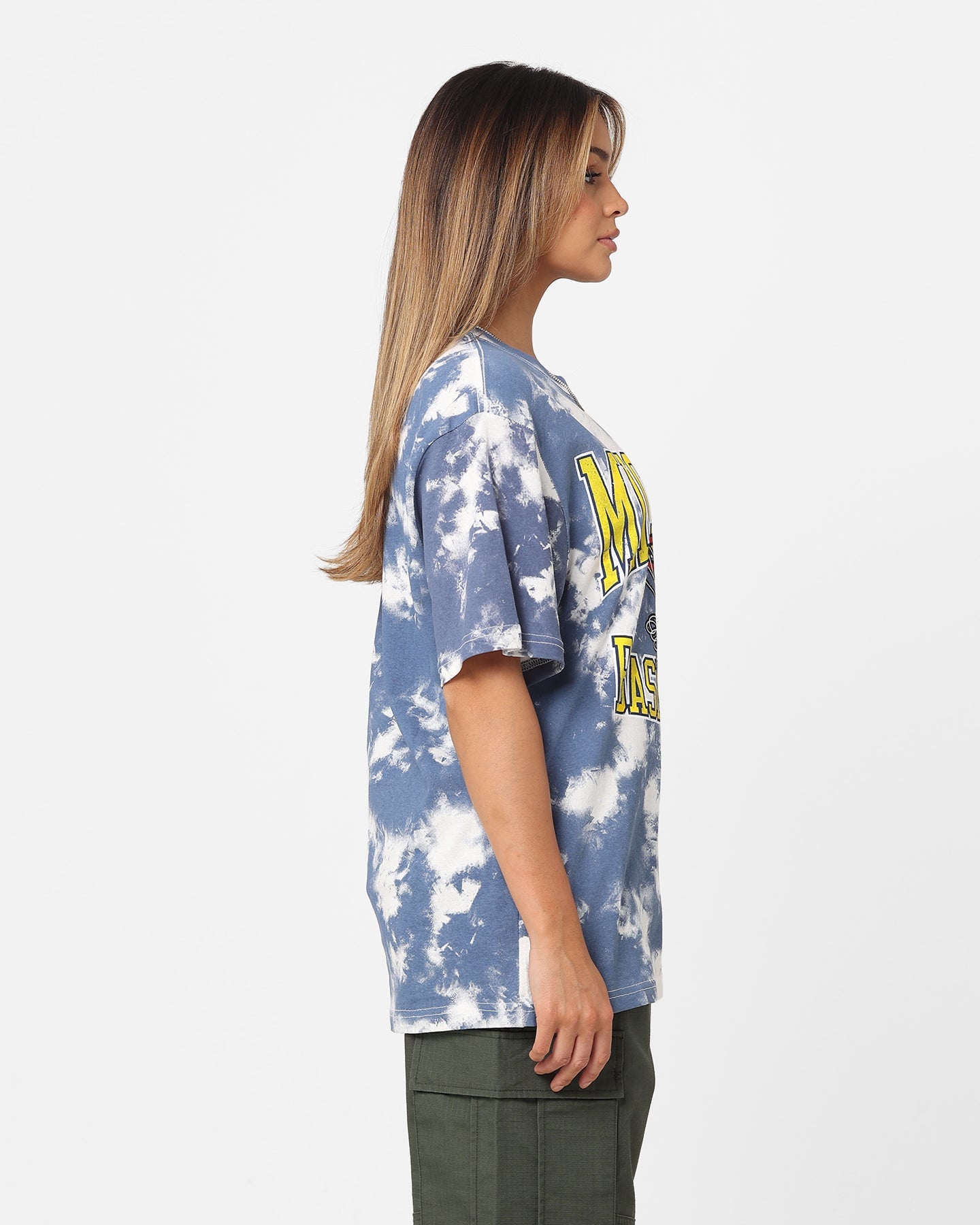 Mitchell & Ness Women's Michigan Wolverines Basketball T-Shirt Blue Tie Dye