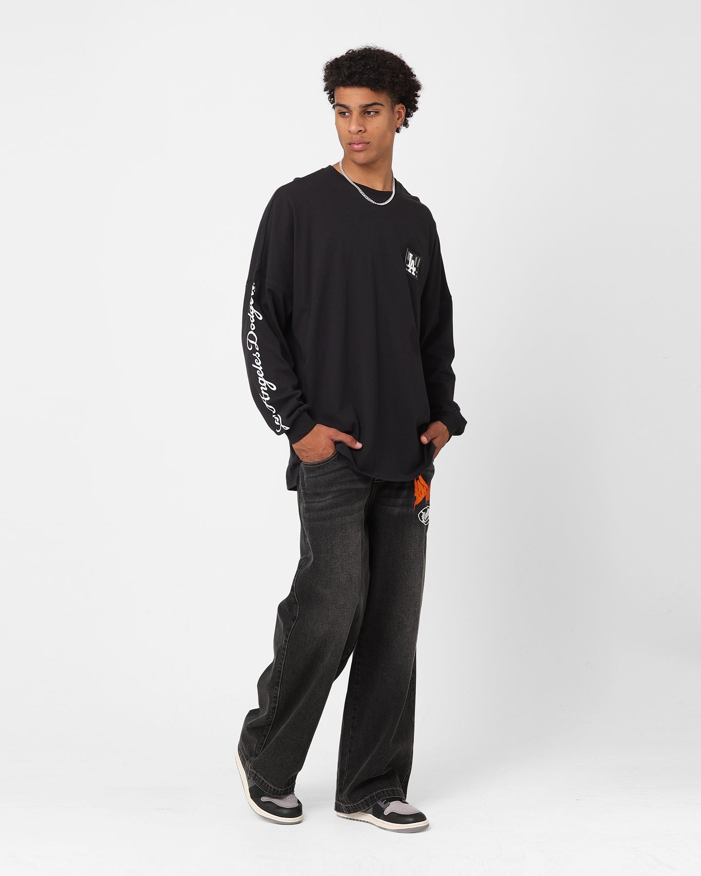 Majestic Athletic Los Angeles Dodgers Checker Badge Long Sleeve T-Shirt Faded Black