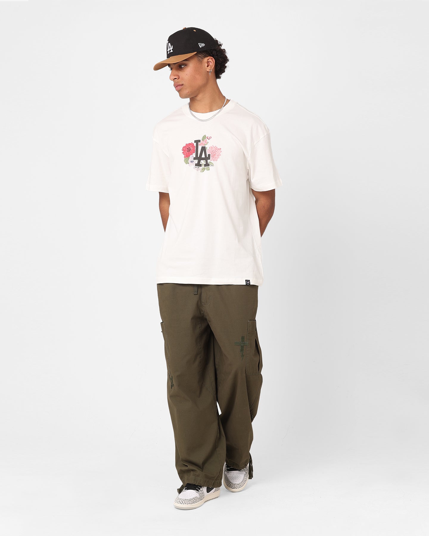 Majestic Athletic Los Angeles Dodgers Digi Floral Graphic T-Shirt Vintage White
