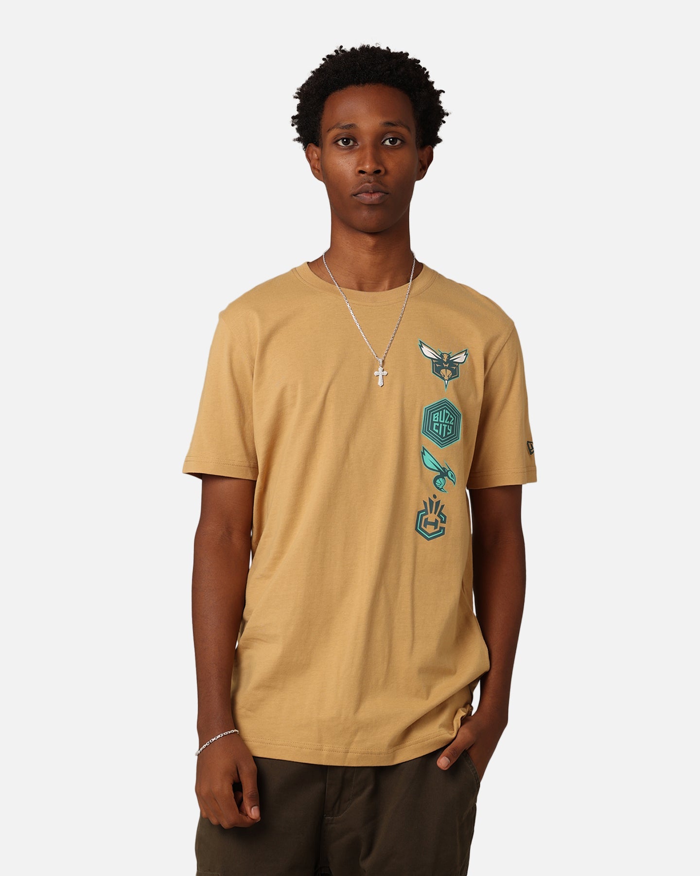 New Era Charlotte Hornets City Edition '23 T-Shirt Medium Beige