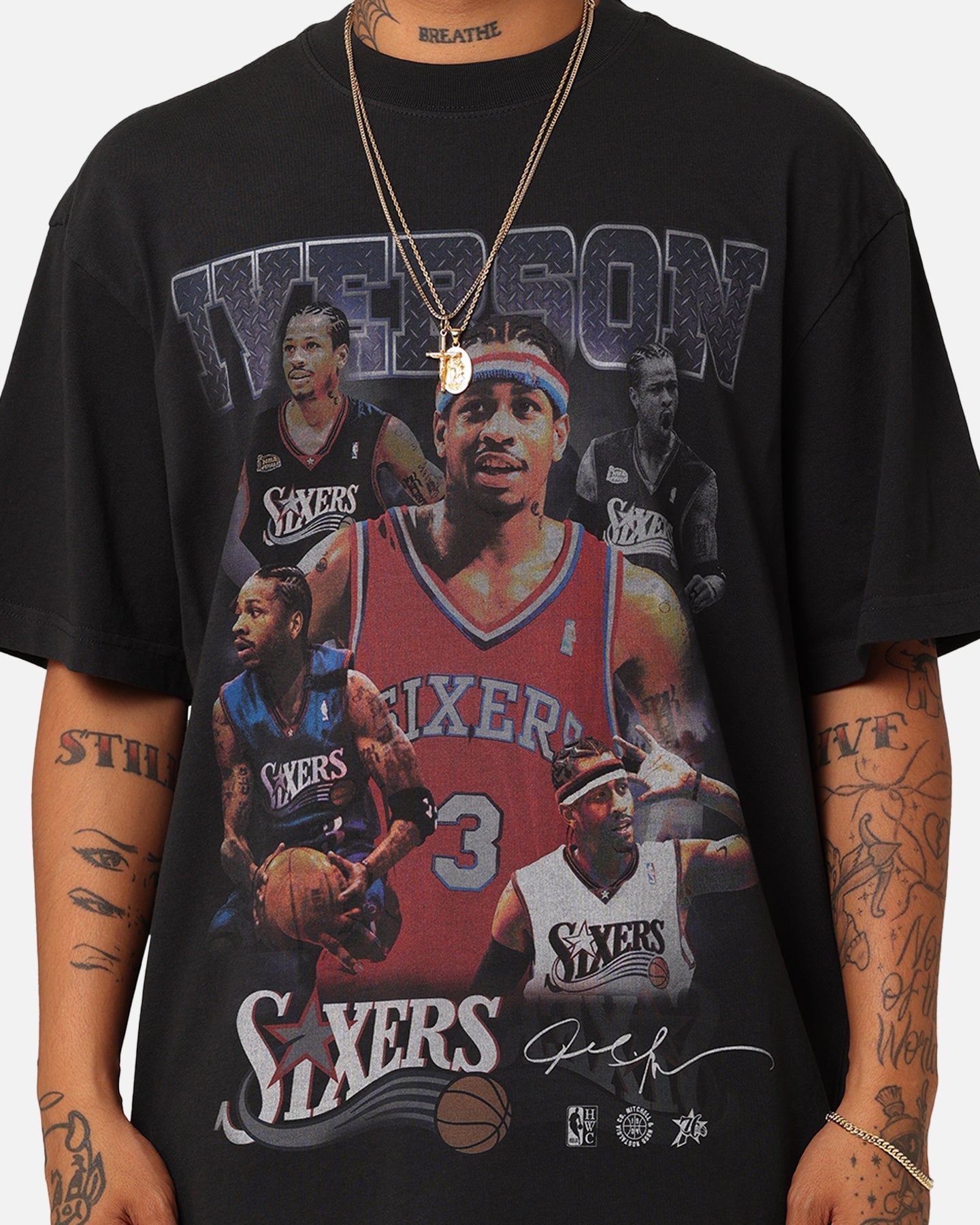 Mitchell & Ness Philadelphia 76ers Allen Iverson Player & Stats T-Shirt Black