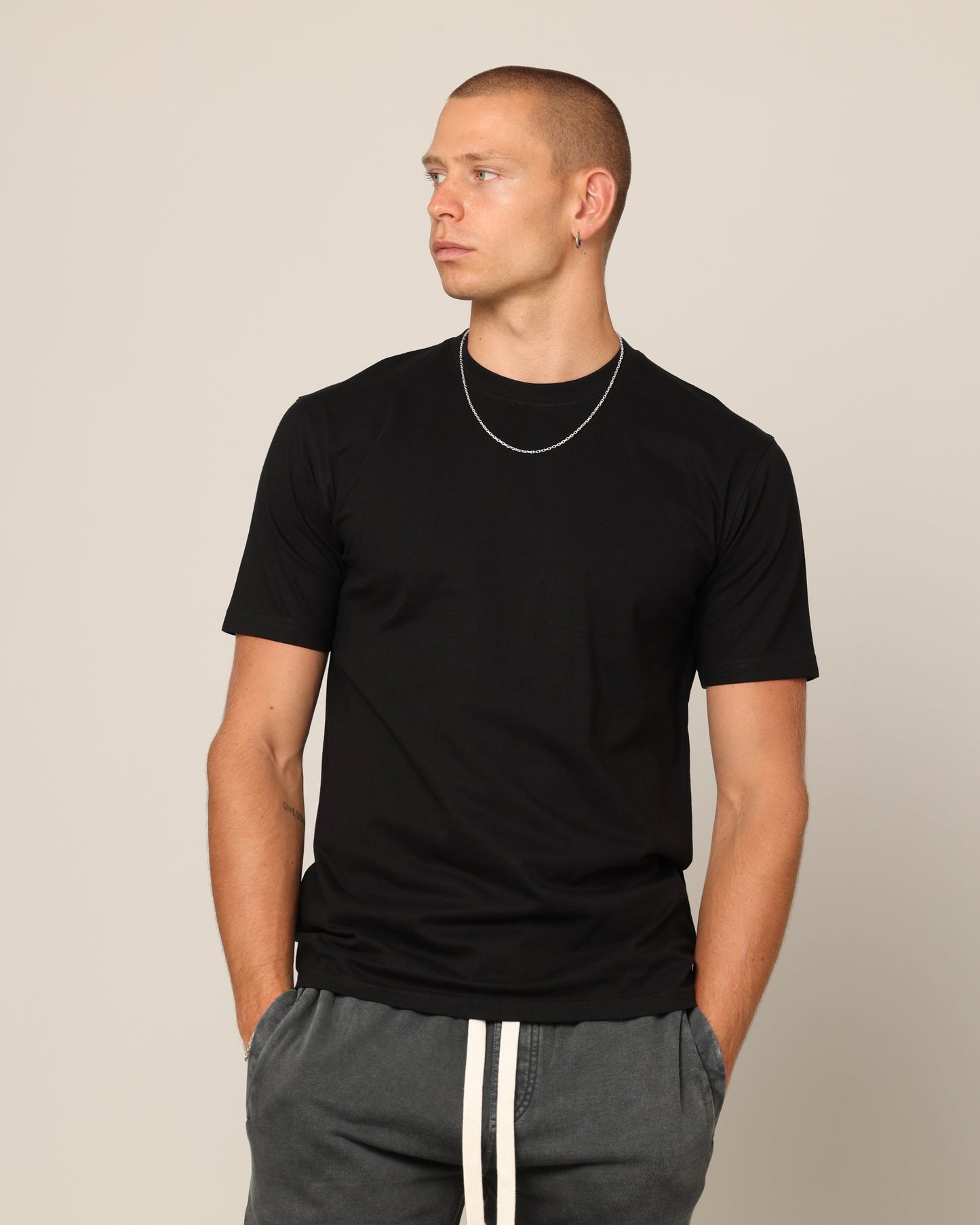 Carr√© Blanc Form T-Shirt Black