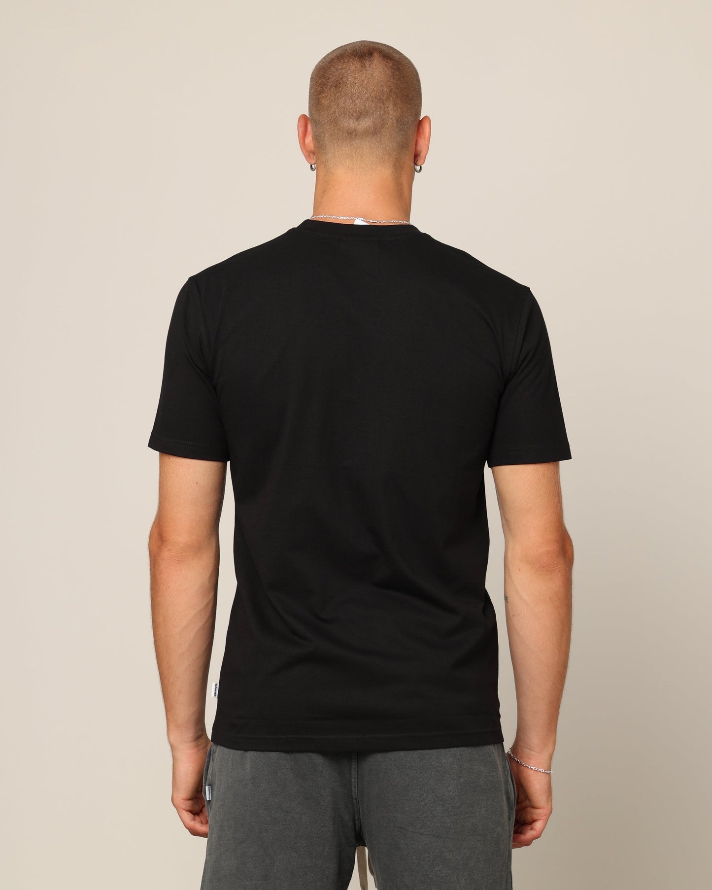 Carr√© Blanc Form T-Shirt Black