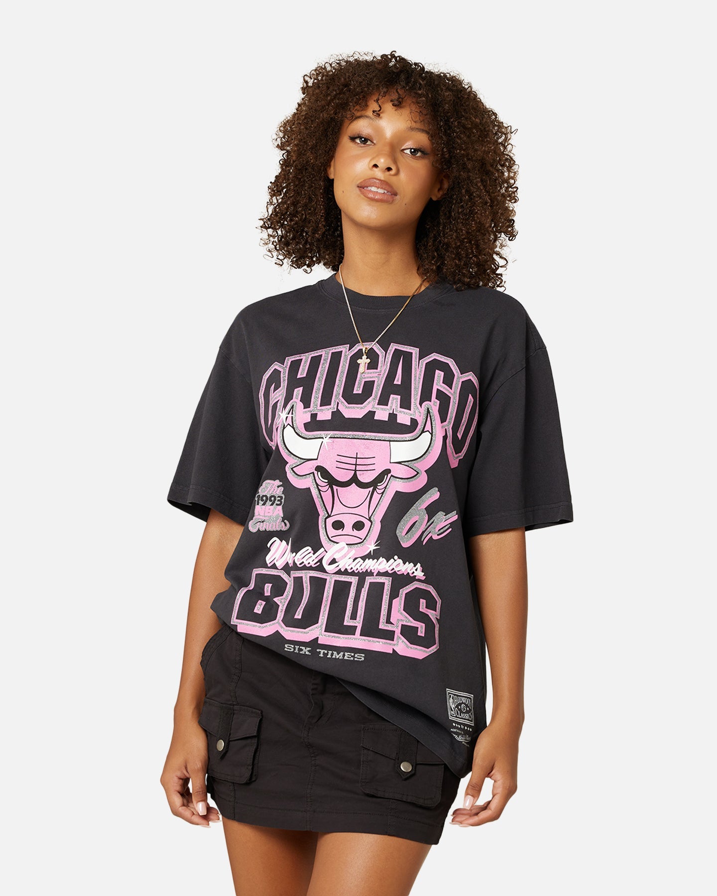 Mitchell & Ness Women's Chicago Bulls Arch Logo T-Shirt Faded Black