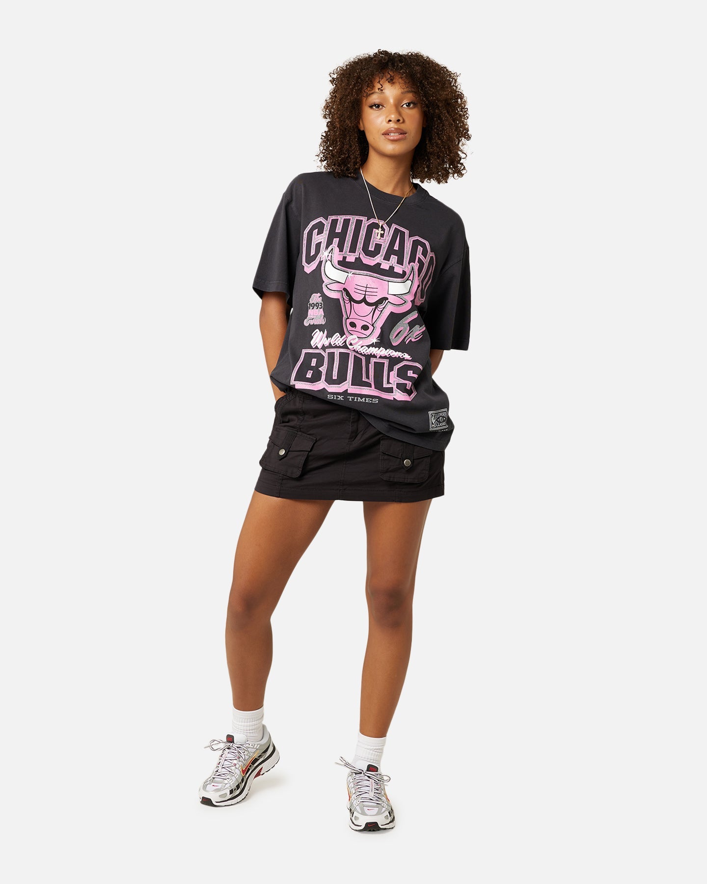 Mitchell & Ness Women's Chicago Bulls Arch Logo T-Shirt Faded Black