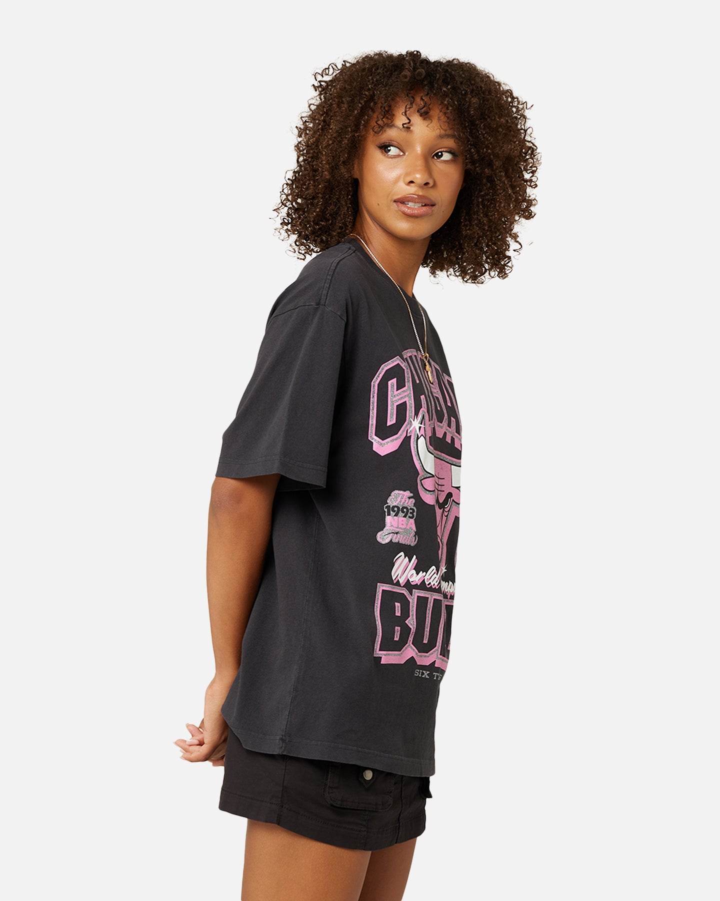 Mitchell & Ness Women's Chicago Bulls Arch Logo T-Shirt Faded Black