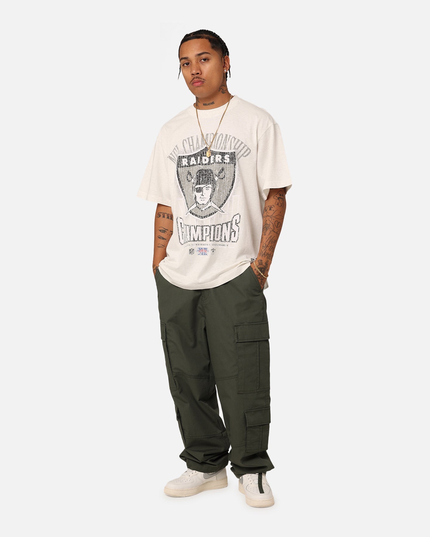 Mitchell & Ness Las Vegas Raiders Shield T-Shirt White Marle