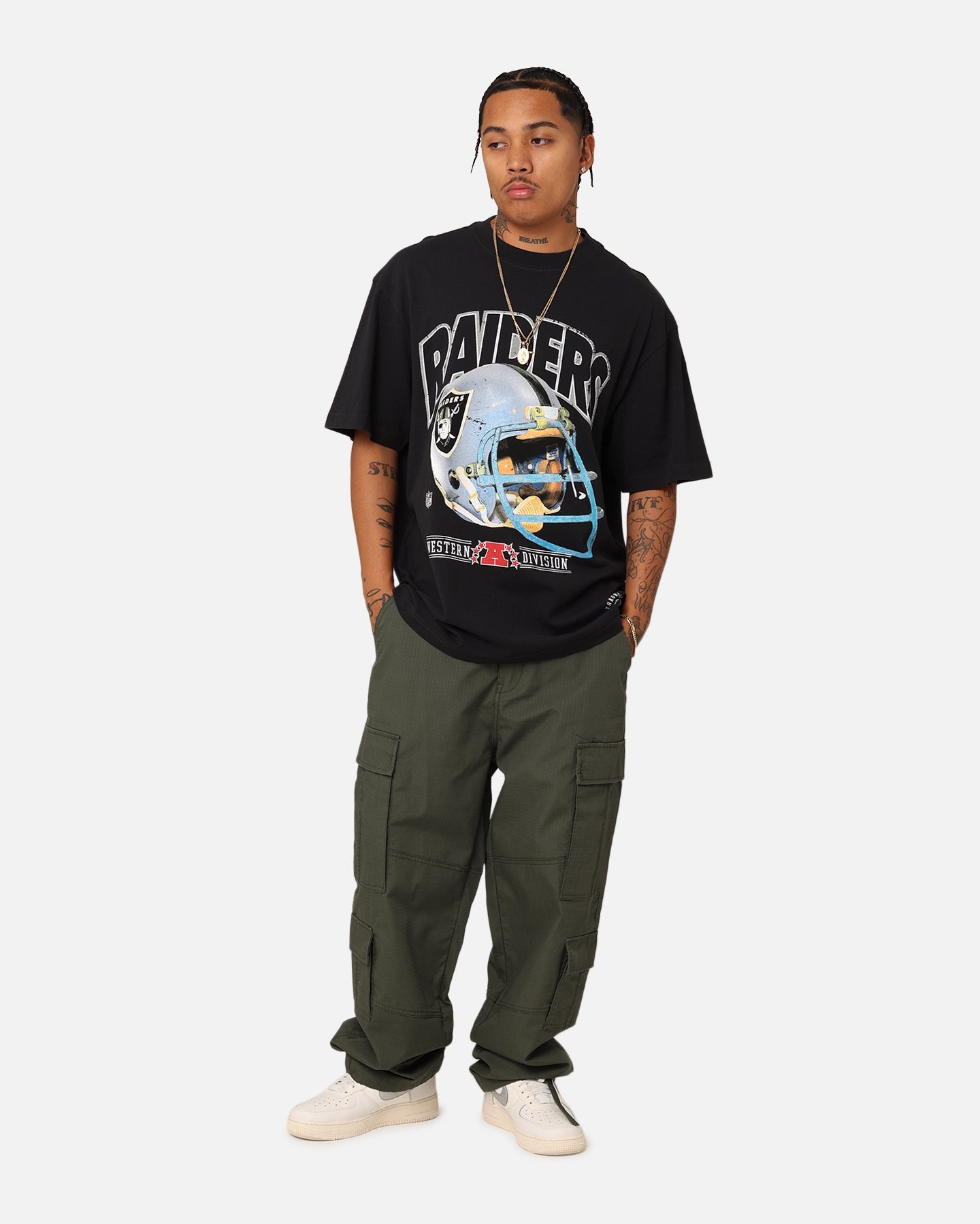 Mitchell & Ness Las Vegas Raiders Vintage Helmet T-Shirt Faded Black