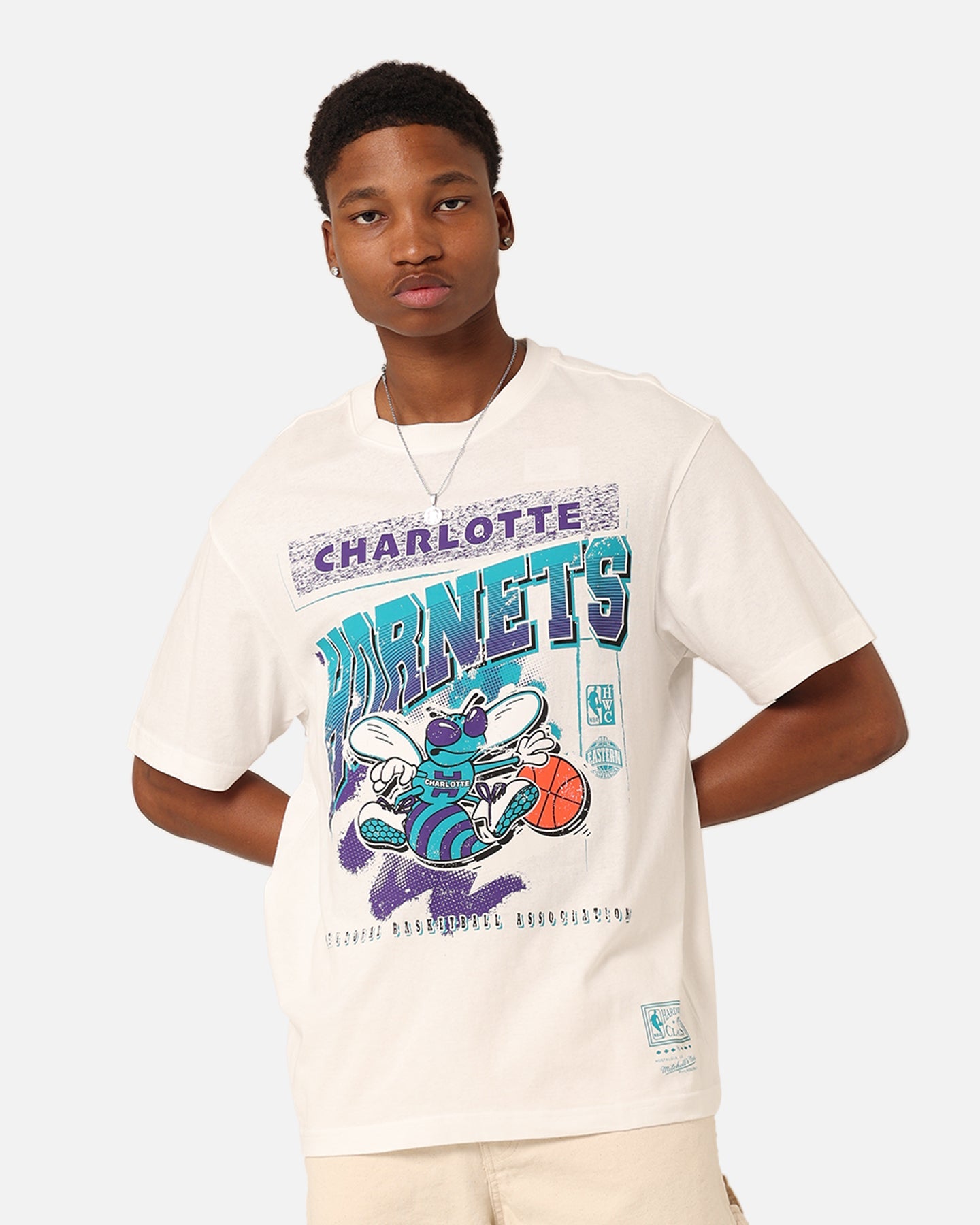 Mitchell & Ness Charlotte Hornets Brush Off 2.0 T-Shirt Vintage White