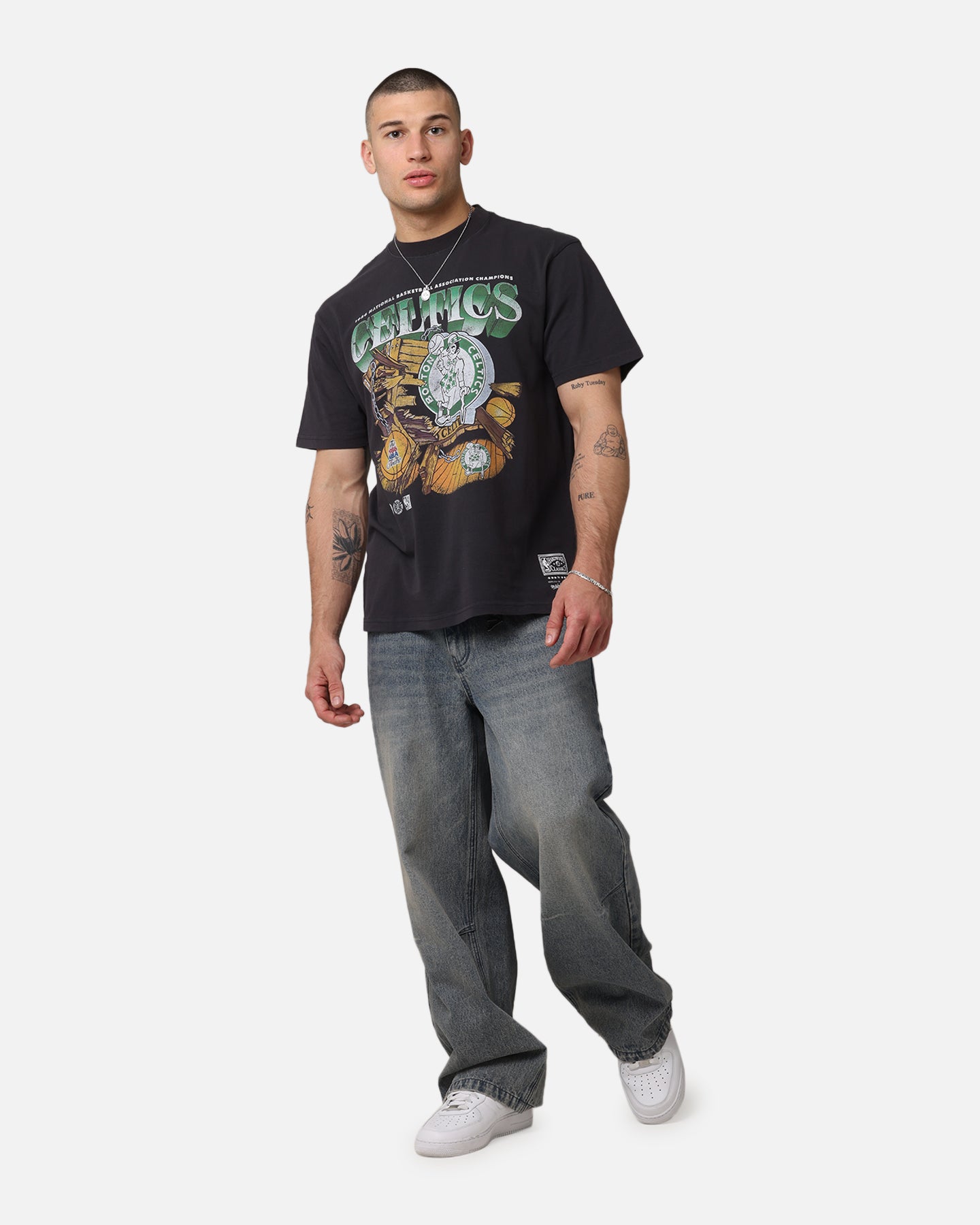 Mitchell & Ness Boston Celtics Bevel Burst T-Shirt Overdyed Black