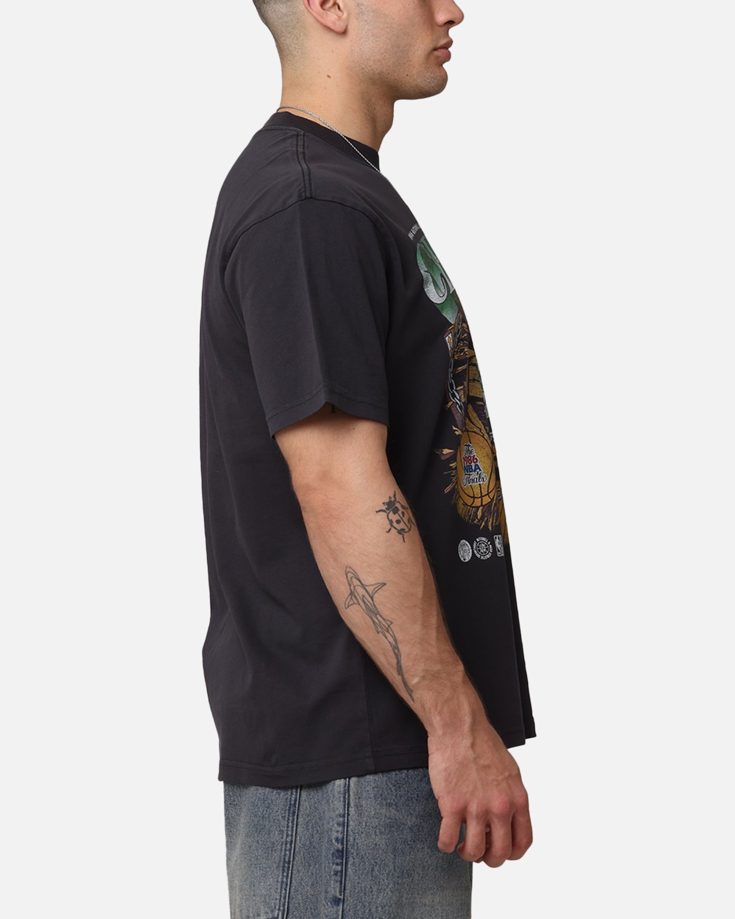 Mitchell & Ness Boston Celtics Bevel Burst T-Shirt Overdyed Black