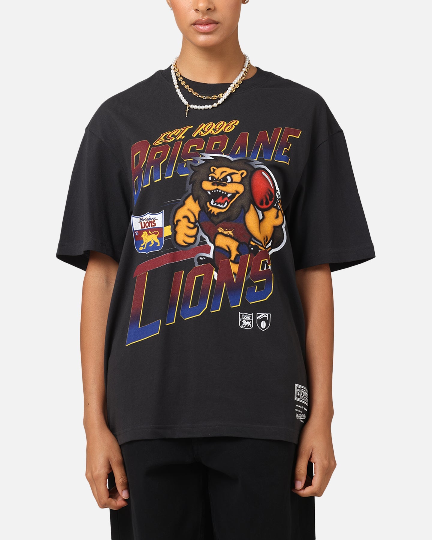 Mitchell & Ness Brisbane Lions Mascot Character T-Shirt Faded Black Style001