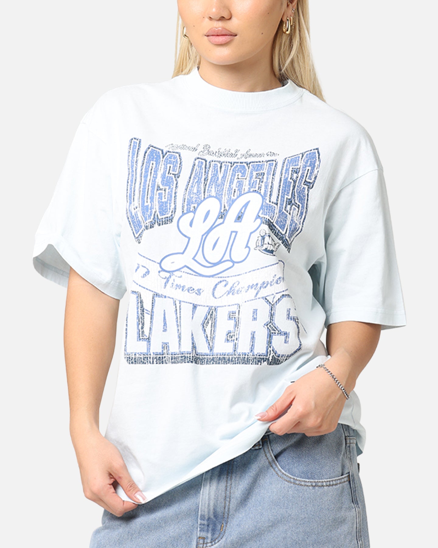 Mitchell & Ness Women's Los Angeles Lakers Sportsmanship T-Shirt Blue