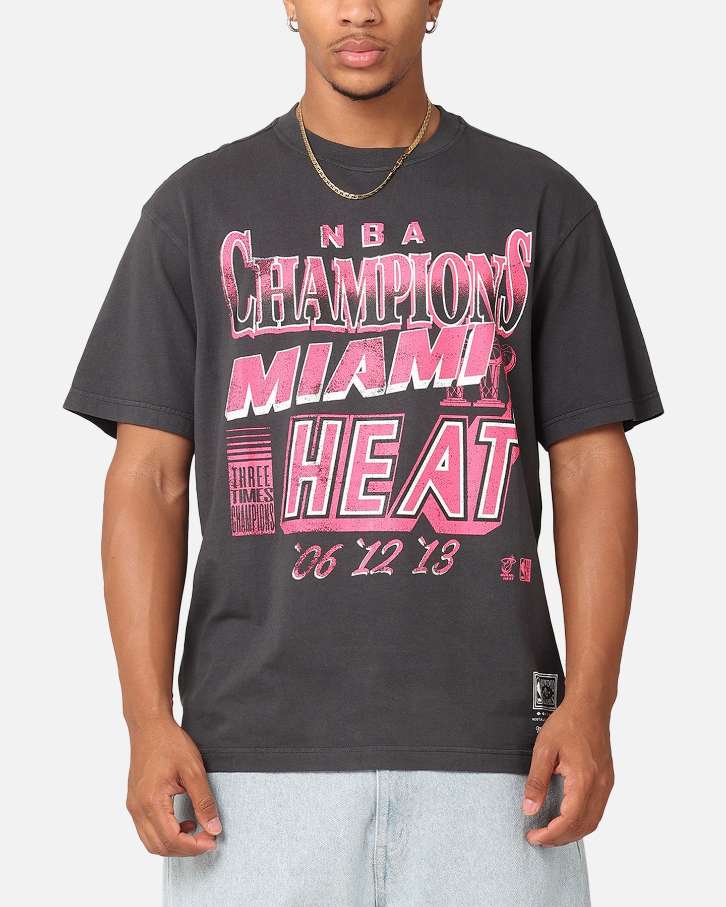 Mitchell & Ness Miami Heat Championship Neon T-Shirt Overdyed Black