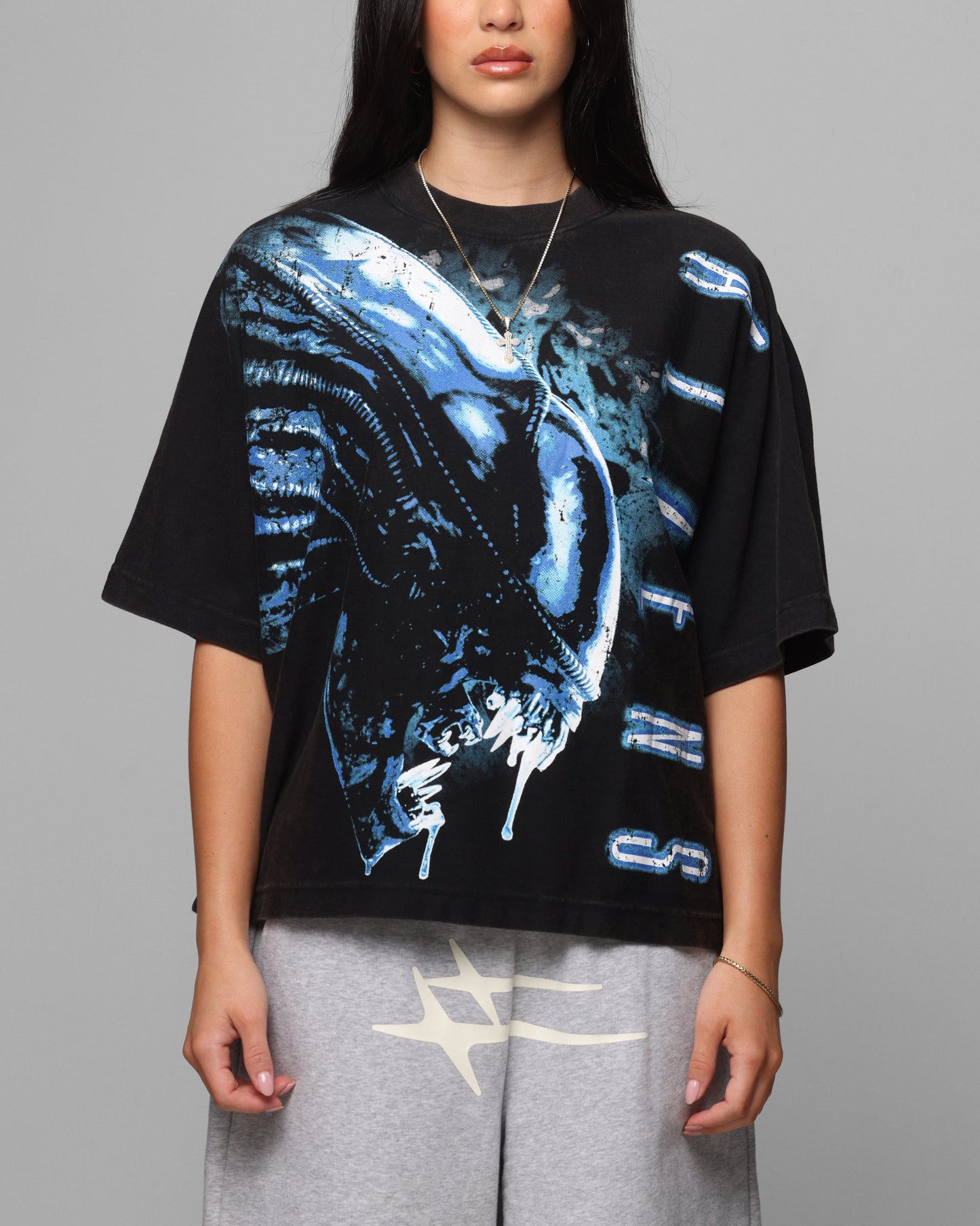 Loiter Alien It's War Boxy T-Shirt Washed Black Style001