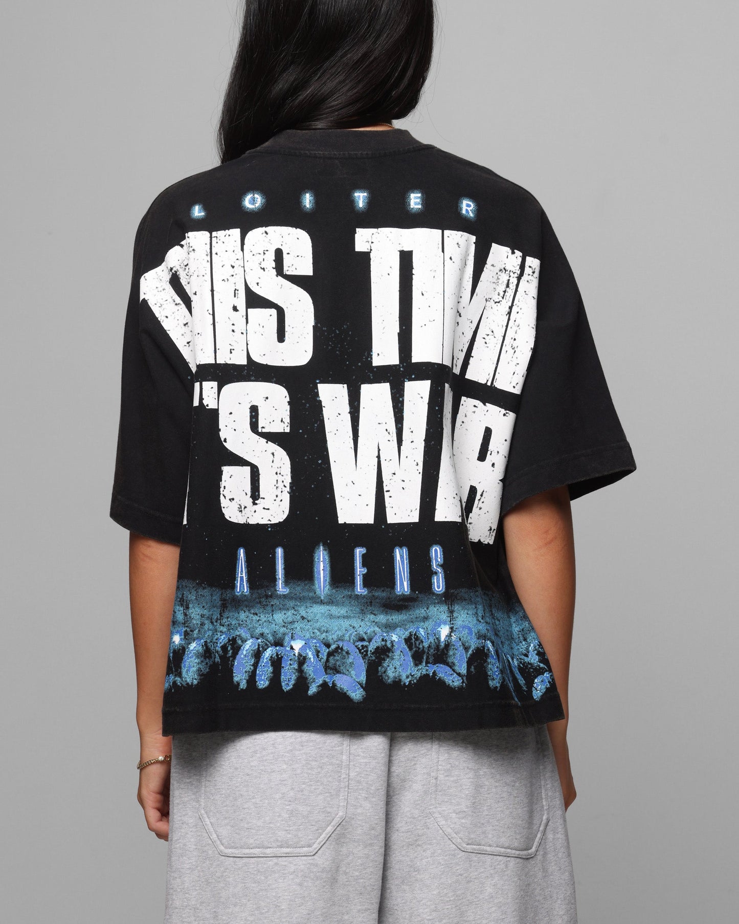 Loiter Alien It's War Boxy T-Shirt Washed Black Style001