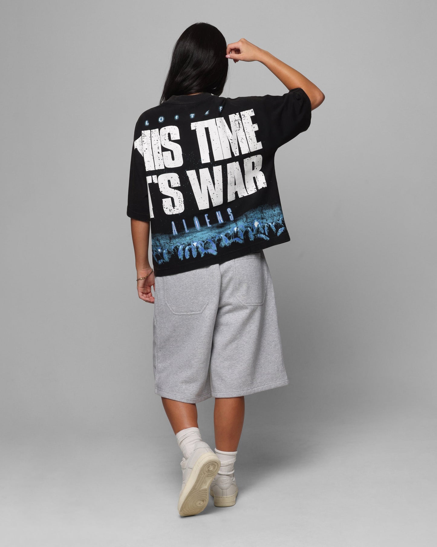 Loiter Alien It's War Boxy T-Shirt Washed Black Style001