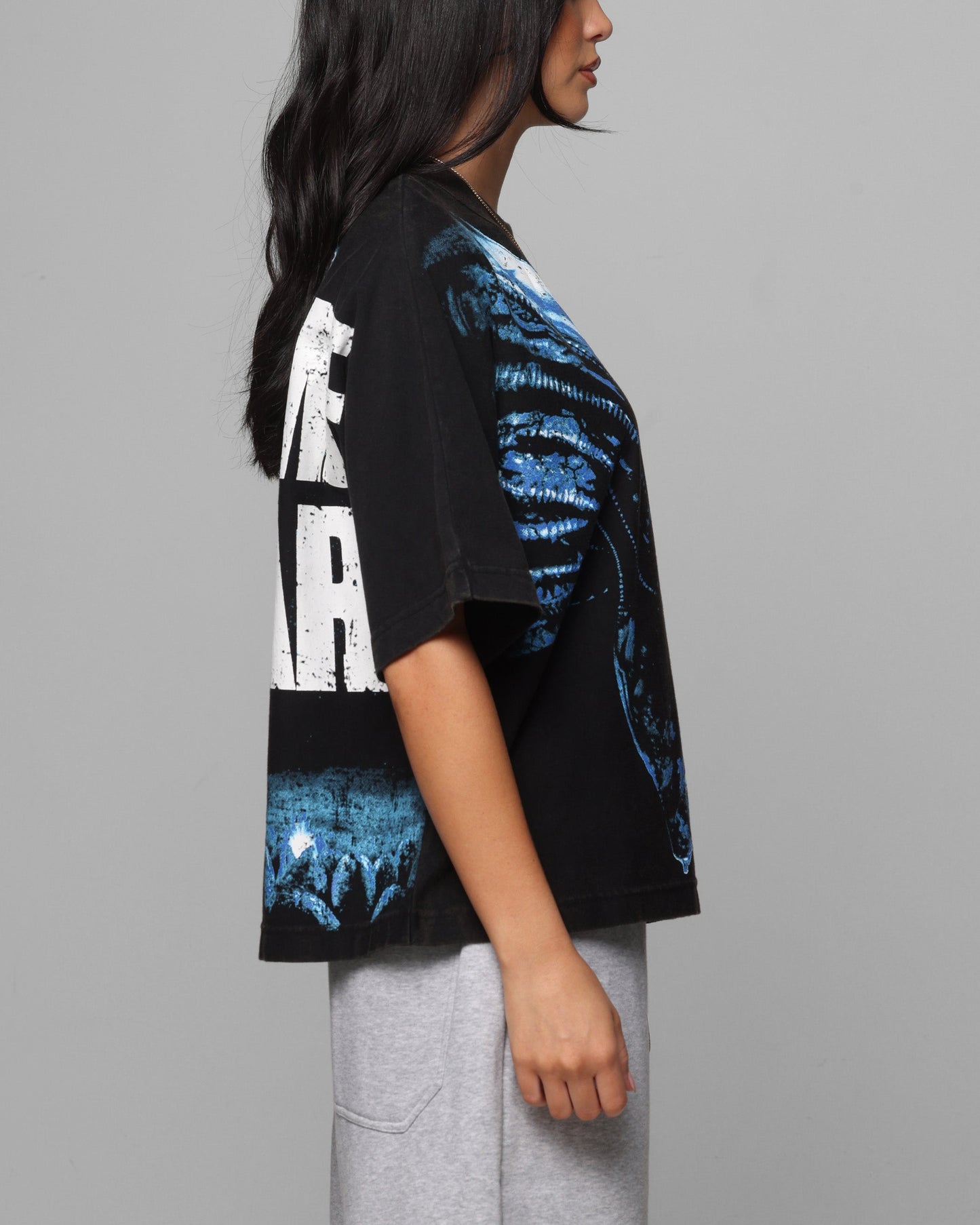 Loiter Alien It's War Boxy T-Shirt Washed Black Style001