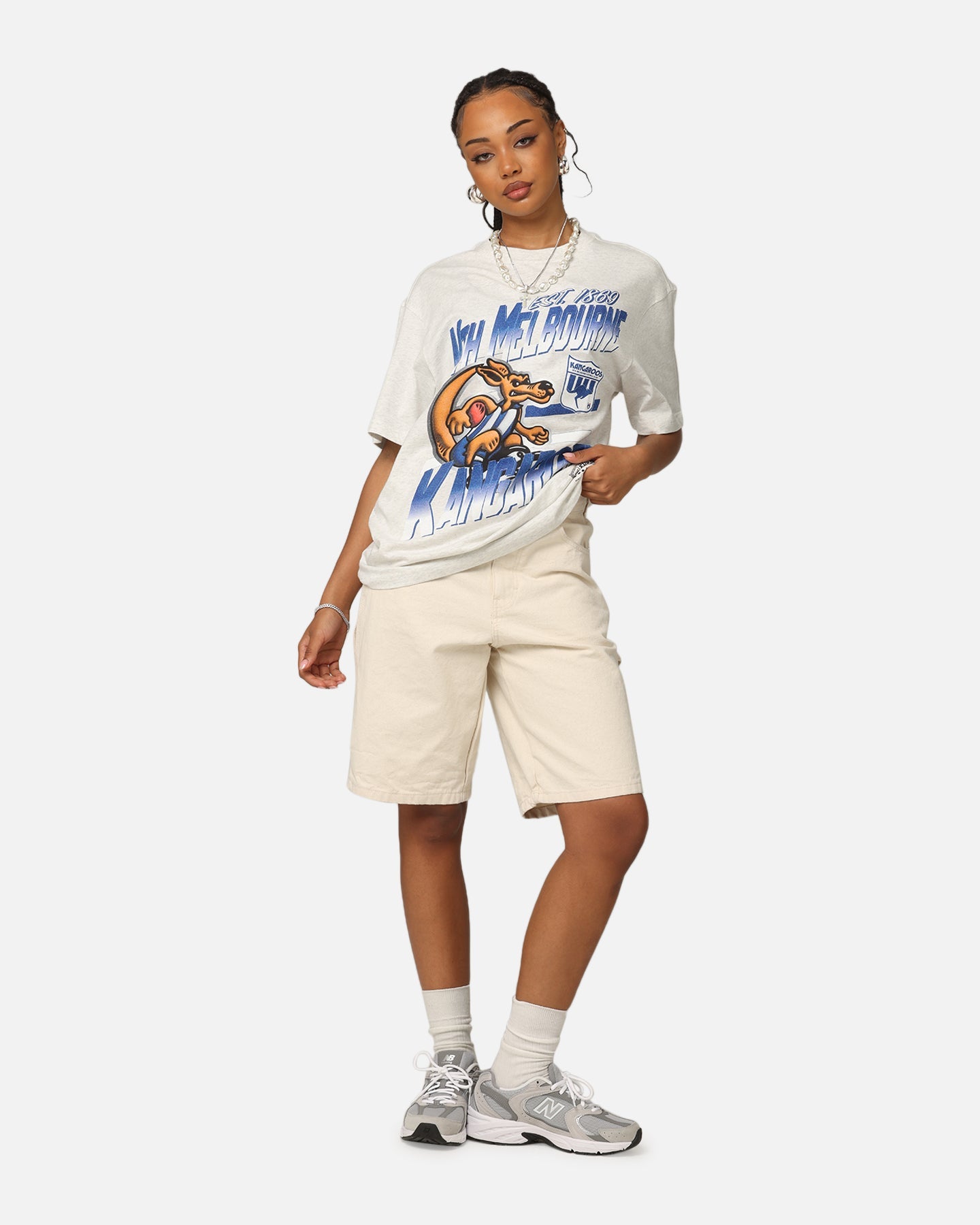 Mitchell & Ness North Melbourne Kangaroos Mascot Character T-Shirt Silver Marle Style001